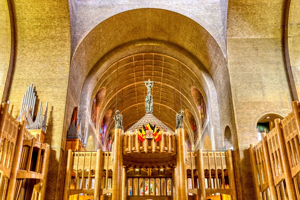 HDR Abbaye Basilique Koekelberg kerk eglise kerkfotografie religie religion bedevaart rooms katholiek kathedraal pelgrimage cathedrale klooster basiliek